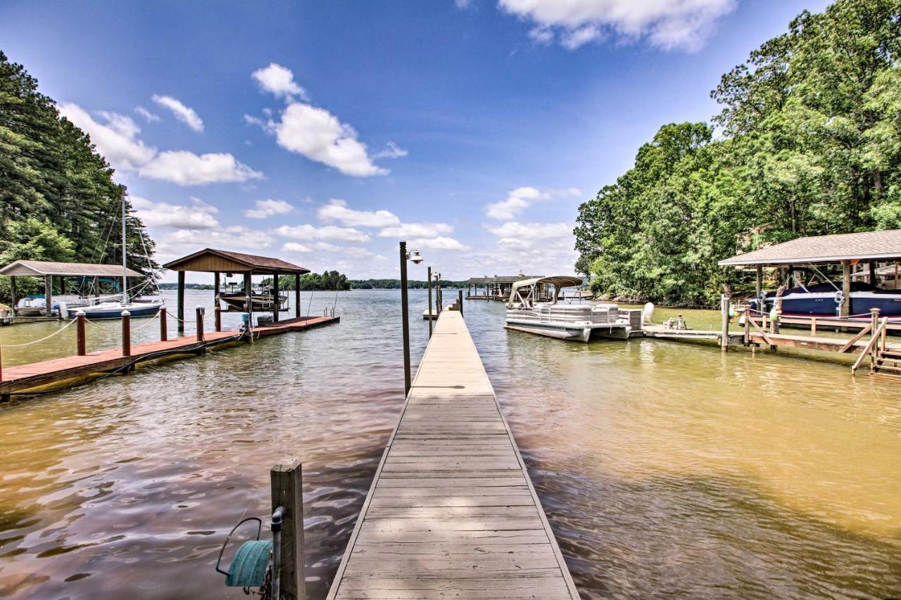 Scenic Smith Mountain Lake Getaway With Deck And Dock! Villa Huddleston Exterior photo